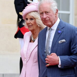 Le roi Charles III notamment
Camilla Parker Bowles, reine consort d'Angleterre, Le roi Charles III d'Angleterre - Le roi et la reine d'Angleterre reçus au palais de l'Elysée à Paris par E.Macron et sa femme, à l'occasion de leur visite officielle de 3 jours en France. Le 20 septembre 2023 © Moreau-Jacovides / Bestimage 