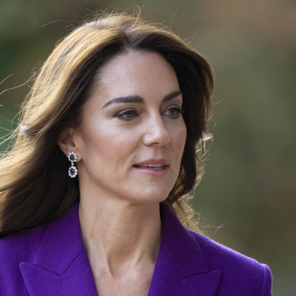 Catherine (Kate) Middleton, princesse de Galles arrive au Design Museum pour co-organiser l'événement avec le Centre de la Fondation Royale pour la petite enfance à Londres le 15 novembre 2023.