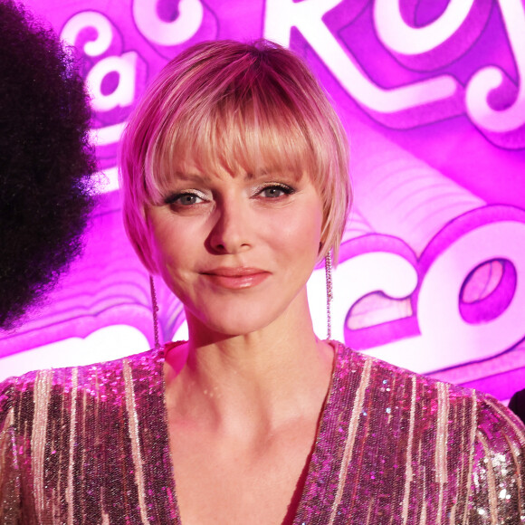Et pour cause, la dernière fois que la femme d'Albert de Monaco était apparue à cette grande soirée caritative remonte à 2014.
La princesse Charlene de Monaco - Bal de la Rose "Disco" 2024 au profit de la Fondation Princesse Grace dans la Salle des Étoiles du Sporting Monte-Carlo à Monaco le 23 mars 2024. © JC Vinaj / Pool Monaco / Bestimage 