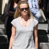 Reese Witherspoon, ce mardi 16 mars, se rendant dans un centre commercial de Brentwood (Californie).