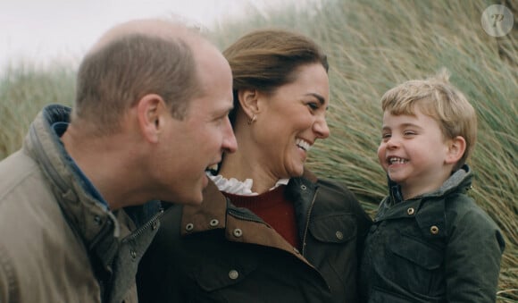 Le prince William, duc de Cambridge, et Catherine (Kate) Middleton, duchesse de Cambridge, avec leur fils le prince Louis de Cambridge - Le Duc et la Duchesse de Cambridge publient une vidéo privée en famille dans le Norfolk et dans leur résidence de Anmer Hall avec leurs 3 enfants pour marquer leur 10 ème anniversaire de mariage.
