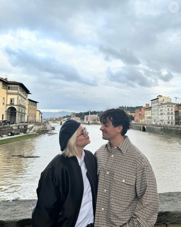 Louane et son compagnon Florian Rossi à Florence. Le 16 février 2024.