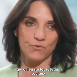 Quand elle était plus jeune, l'humoriste de 50 ans souffrait elle-même de son âge. Voilà sans doute pourquoi elle se fait un sang d'encre pour Toni.
Florence Foresti dans l'émission 50' Inside. Le 29 mars 2024.