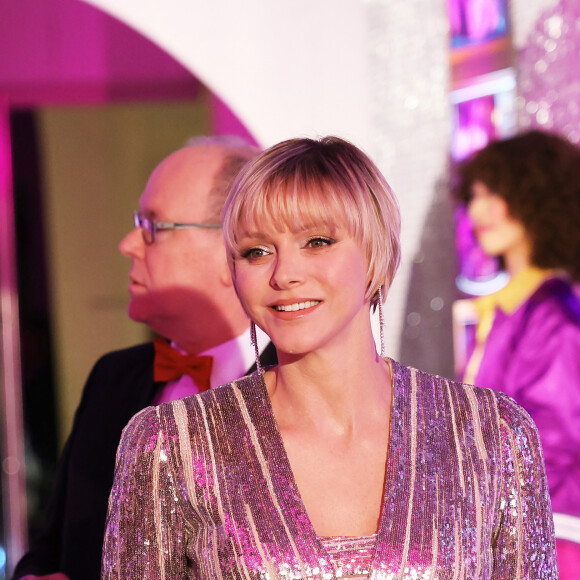 Ils ont officiellement visité le Centre d'accueil de jour franco-monégasque de psychiatrie de l'enfant et de l'adolescent situé à Beausoleil. 
La princesse Charlene de Monaco - Bal de la Rose "Disco" 2024 au profit de la Fondation Princesse Grace dans la Salle des Étoiles du Sporting Monte-Carlo à Monaco le 23 mars 2024. © JC Vinaj / Pool Monaco / Bestimage 