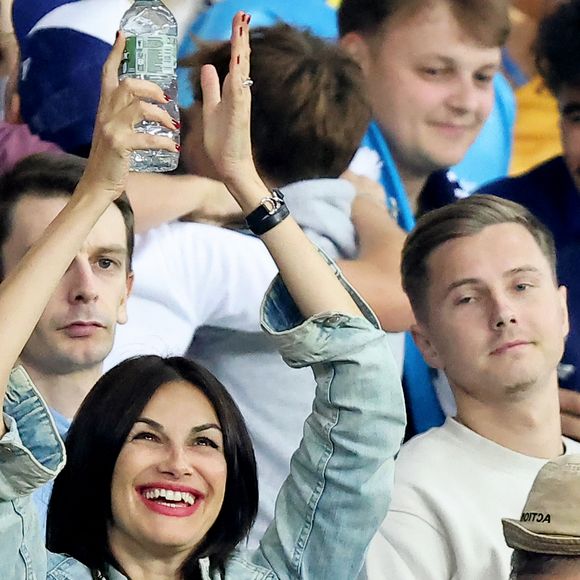 Helena Noguerra dans les tribunes lors du match de Poule A de la Coupe du Monde de Rugby France 2023 entre la France et l'Uruguay (27-12) au stade Pierre-Mauroy à Lille le 14 septembre 2023. © Cyril Moreau-Dominique Jacovides/Bestimage