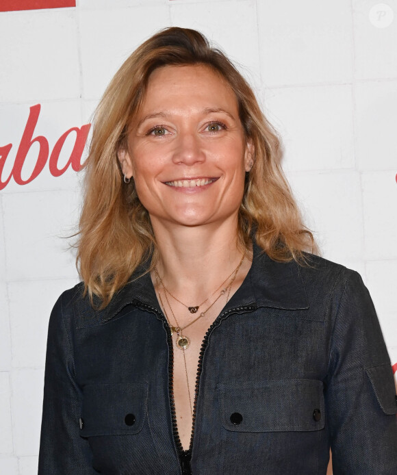 Caroline Vigneaux à la première du film "Barbaque" au cinéma Pathé Wepler à Paris, le 19 octobre 2021. © Guirec Coadic/Bestimage