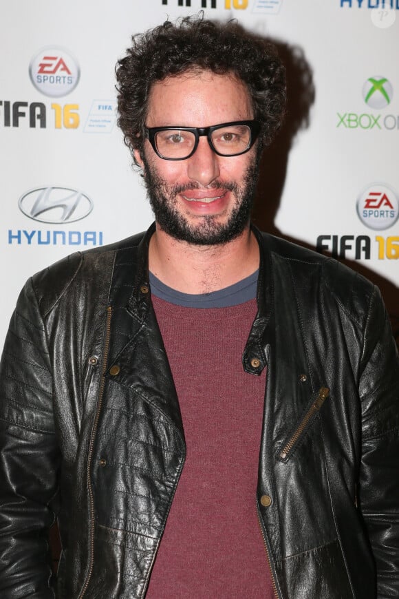 Tous accusent l'animateur de "harcèlement moral" dans leurs plaintes respectives
Emmanuel Levy (Manu Levy) - Soirée de lancement du jeu vidéo "FIFA 2016" au Faust à Paris, le 21 septembre 2015.