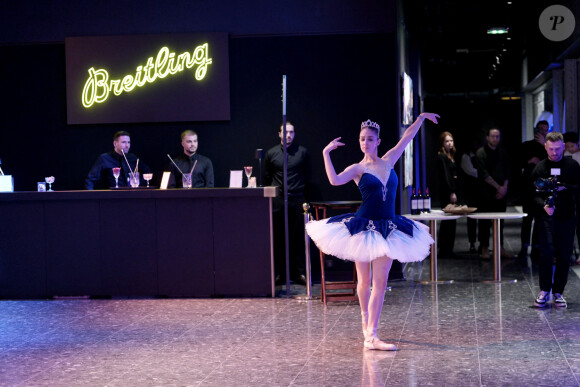 Plusieurs people ont en effet fait le déplacement à la Samaritaine pour un dîner caritatif.
Victoria Dauberville - Dîner de charité Breitling à la Samaritaine pour l'association "Premiers de Cordée" à Paris le 4 avril 2024. © Rachid Bellak/Bestimage