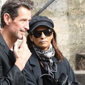 Karine Silla - Arrivées aux obsèques de Jean-Yves Le Fur en l'église Saint-Roch à Paris, le 6 avril 2024. 