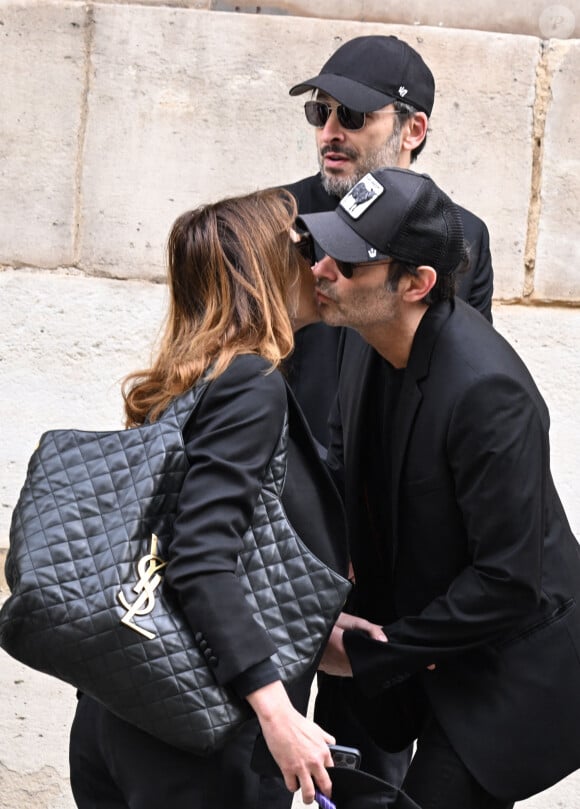 Carla Bruni, Anthony Delon et Michaël Cohen - Arrivées aux obsèques de Jean-Yves Le Fur en l'église Saint-Roch à Paris, le 6 avril 2024. 