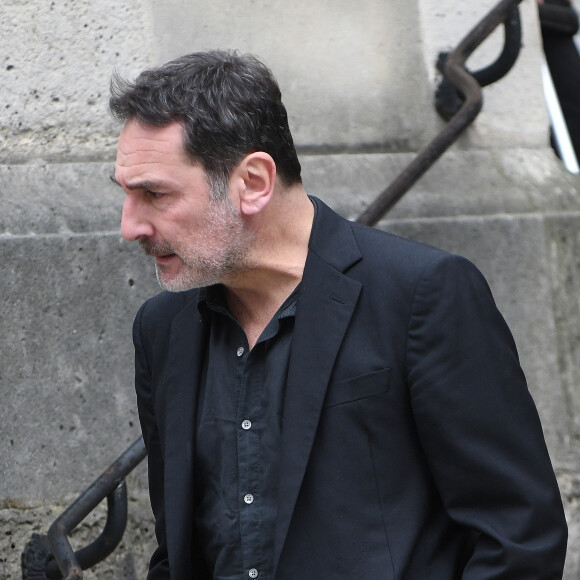 Gilles Lellouche - Sortie des obsèques de Jean-Yves Le Fur en l'église Saint-Roch à Paris, le 6 avril 2024. 