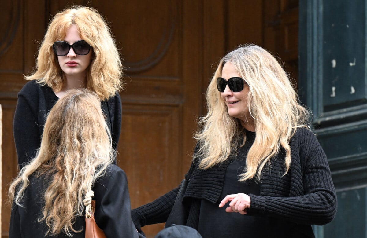 Photo Karen Mulder et sa fille Anna Sortie des obsèques de Jean