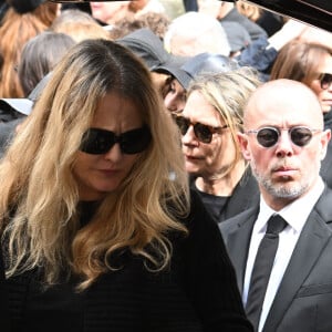 Karen Mulder - Sortie des obsèques de Jean-Yves Le Fur en l'église Saint-Roch à Paris, le 6 avril 2024.  Funeral ceremony for French businessman Jean-Yves Le Fur at Saint Roch Church in Paris, France on April 6, 2024. Jean-Yves Le Fur was a businessman invested in the world of media, died at the age of 59 due to pancreatic cancer. He was former fiance of Princess Stephanie of Monaco and has a son, Diego with French actress and director Maiwenn, and was K.Moss’s godfather at her wedding to J.Hince. 