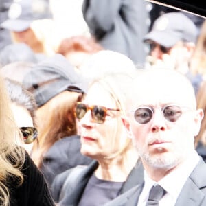 Karen Mulder - Sortie des obsèques de Jean-Yves Le Fur en l'église Saint-Roch à Paris, le 6 avril 2024. © Jacovides / Moreau / Bestimage 