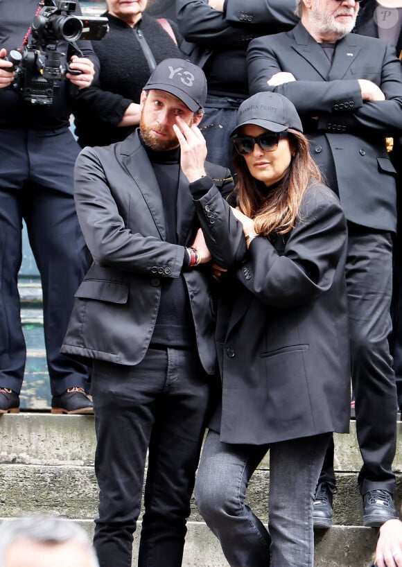 Valérie Messika et son mari Jean-Baptiste Sassine - Sortie des obsèques de Jean-Yves Le Fur en l'église Saint-Roch à Paris, le 6 avril 2024. © Jacovides / Moreau / Bestimage 