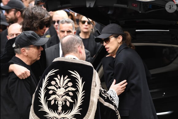 Diego Le Fur et sa mère Maïwenn - Sortie des obsèques de Jean-Yves Le Fur en l'église Saint-Roch à Paris, le 6 avril 2024. 