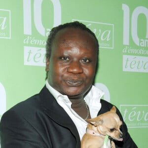 Magloire pose lors de la célébration du 10ème anniversaire de la chaîne câblée française 'Teva', qui s'est tenue à l'hôtel Murano à Paris, France, le 12 septembre 2006. Photo par Nicolas Khayat/ABACAPRESS.COM