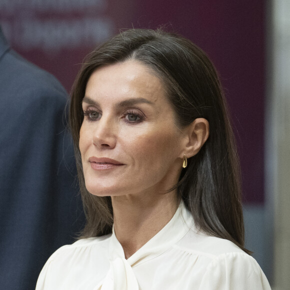 Une femme, María Dolores Ocaña Madrid, va en effet être nommée comme son bras droit. 
Le roi Felipe VI et la reine Letizia d'Espagne, lors de la remise des Prix nationaux du sport 2022 au Palais Royal El Pardo à Madrid, le 4 avril 2024. 