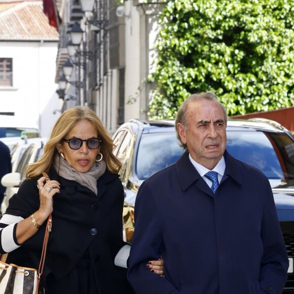 Begoña García Vaquero et Pedro Trapote - Messe en hommage à Fernando Gómez-Acebo y Borbón, plus jeune fils de l'infante Pilar, à Madrid, le 8 avril 2024. 