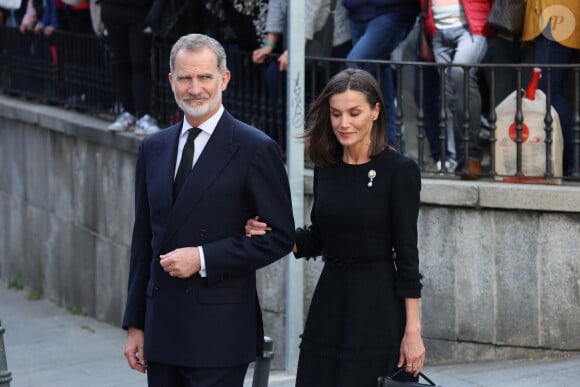 Le roi Felipe VI et la reine Letizia d'Espagne - Messe en hommage à Fernando Gómez-Acebo y Borbón, plus jeune fils de l'infante Pilar, à Madrid, le 8 avril 2024. 