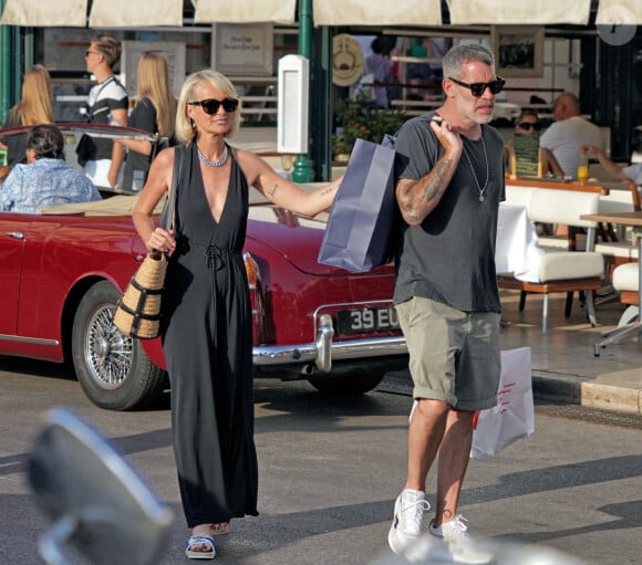 Laeticia Hallyday et Jalil Lespert à Saint-Tropez, dans le sud de la France, le 18 juin 2022. Photo par ABACAPRESS.COM