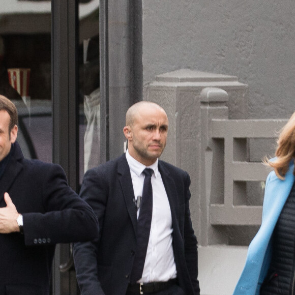 Le président de la république Emmanuel Macron et la première Dame Brigitte Macron partent du Touquet après avoir voté pour le 1 er tour des élections municipales le 15 mars 2020. © Tiziano da Silva / Bestimage