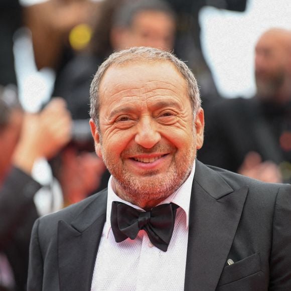 Patrick Timsit - Montée des marches du film " Les Amandiers " lors du 75ème Festival International du Film de Cannes. Le 22 mai 2022 © Rachid Bellak / Bestimage 