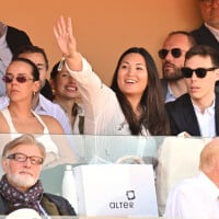 PHOTOS Stéphanie de Monaco : Sa fille Pauline visage impénétrable, son fils Louis plus détendu avec Marie pour la victoire de Tsitsipás