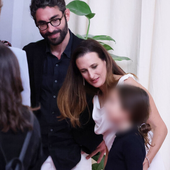 Le père de ses enfants.
Camille Cottin accompagnée de son compagnon Benjamin Mahon et de leur fille Anna Paloma au photocall de cérémonie de clôture du 20ème Festival International du Film de Marrakech, Maroc, le 2 décembre 2023. © Dominique Jacovides/Bestimage 
