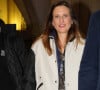 Un homme avec qui elle ne s'est toujours pas mariée.
Paris, FRANCE - Camille Cottin steps out at the Ugc des Halles in Paris for the eagerly awaited preview of "Quelques jours pas plus," joined by Benjamin Biolay, marking a notable moment in French cinema. Pictured: Camille Cottin