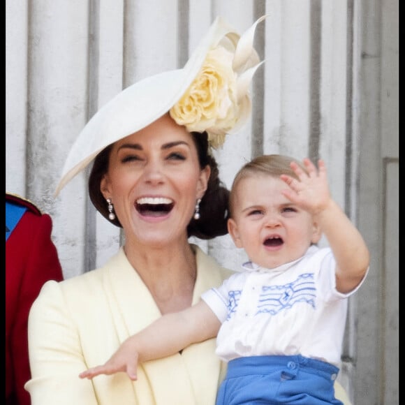 Dès ses premières apparitions officielles, ses mimiques ont ravi le monde.
Le duc et la duchesse de Cambridge avec leurs enfants le prince George, la princesse Charlotte et le prince Louis se joignent à SM la reine Elizabeth II accompagnée d'autres membres de la famille royale assiste à Trooping the Colour dans le centre de Londres, au Royaume-Uni, le 08 juin 2019. Photo par Andrew Parsons / Parsons Media /ABACAPRESS.COM