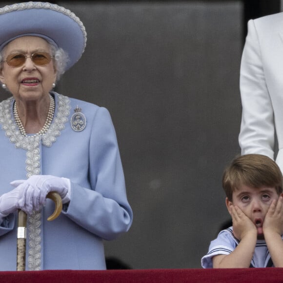 La reine Élisabeth II et le prince Louis au balcon du palais de Buckingham pour le défilé aérien après la cérémonie des couleurs, Londres, Royaume-Uni - 02 juin 2022. Photo par Paul Grover/Avalon/ABACAPRESS.COM