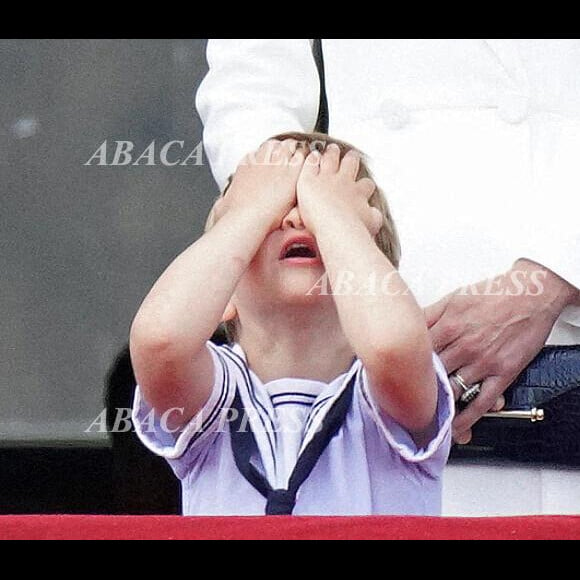 Le Prince Louis réagit sur le balcon du Palais de Buckingham, pour voir le défilé aérien du Jubilé de Platine, le premier jour des célébrations du Jubilé de Platine, Londres, Royaume-Uni, le 2 juin 2022, alors que la Reine célèbre son anniversaire officiel, le premier jour des célébrations du Jubilé de Platine. Photo par Aaron Chown/PA Wire/ABACAPRESS.COM