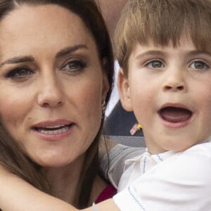 Kate Middleton et le prince Louis regardent le spectacle du Platine depuis la loge royale, le dernier jour des célébrations du Jubilé de Platine à Londres, au Royaume-Uni, le 5 juin 2022. Photo par Stephen Lock / i-Images/ABACAPRESS;COM