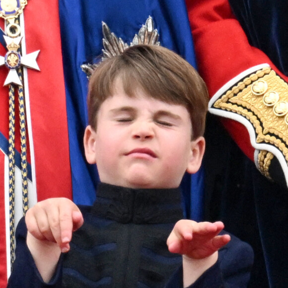 Le prince Louis sur le balcon du palais de Buckingham après le couronnement du roi Charles III, à Londres, Royaume-Uni, le 6 mai 2023. Photo par Zak Hussein/Splash News/ABACAPRESS.COM