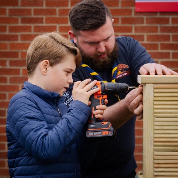 Séance bricolage pour le prince Louis.
©Instagram princeandprincessofwales