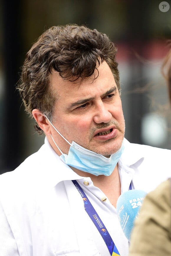 Patrick Pelloux - Medecin urgentiste - Manifestation du personnel hospitalier dans les rues de Paris pour réclamer plus de moyens au gouvernement, le 30 juin 2020. A quelques jours de la clôture du "Ségur sur la santé", le personnel soignant demande plus que les 6,3 millions d'euros promis par l'Etat. © JB Autissier / Panoramic / Bestimage.