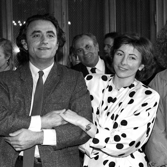 Il va mieux, notamment grace au soutien de son épouse Astrid. 
Mariage de Richard Bohringer avec Astrid Marcouli en avril 1986.