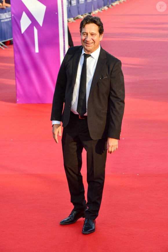Laurent Gerra assiste au tapis rouge de la cérémonie d'ouverture du 47ème Festival du Film Américain de Deauville le 02 septembre 2022 à Deauville, France. Photo par Shootpix/ABACAPRESS.COM