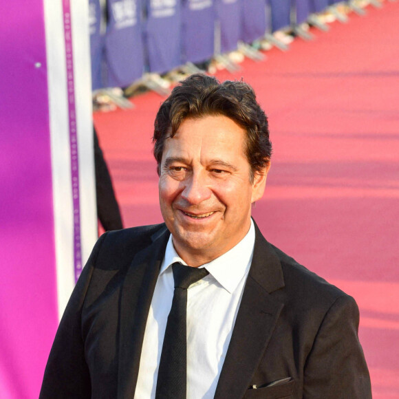 Laurent Gerra assiste au tapis rouge de la cérémonie d'ouverture du 47ème Festival du Film Américain de Deauville le 02 septembre 2022 à Deauville, France. Photo par Shootpix/ABACAPRESS.COM