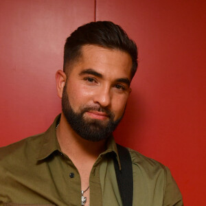 Info - Kendji Girac a été blessé par balle cette nuit sur une aire de gens du voyage à Biscarosse - Exclusif - Kendji Girac - Backstage - Enregistrement de l'émission "La fête de la Chanson française" à Paris, diffusée le 29 novembre sur France 2. Le 7 novembre 2022 © Cyril Moreau-Veeren / Bestimage