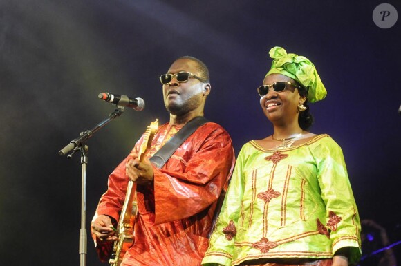 Amadou et Mariam chanteront lors d'un concert géant la veille de l'ouverture de la Coupe du Monde en Afrique du Sud.