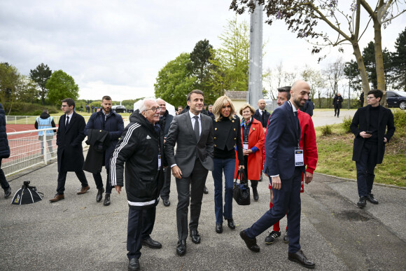 Exclusif - Emmanuel Macron - Match de football caritatif du Variétés club de France au profit de l'opération Pièces jaunes au stade Bernard Giroux à Plaisir, France, le 24 avril 2024. Le match a permis de récolter 57.500€. © Pierre Perusseau/Bestimage