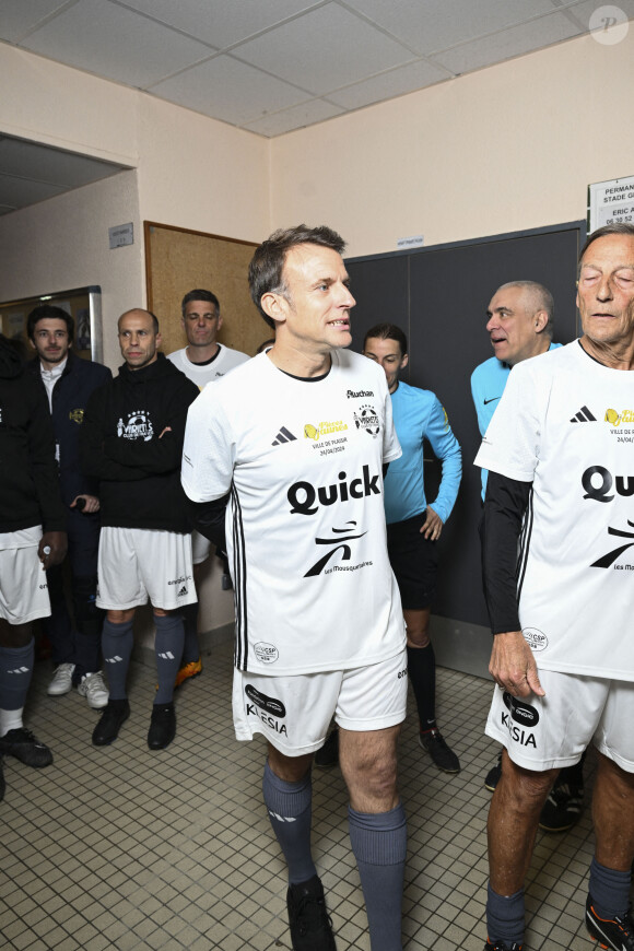 Exclusif - Emmanuel Macron - Match de football caritatif du Variétés club de France au profit de l'opération Pièces jaunes au stade Bernard Giroux à Plaisir, France, le 24 avril 2024. Le match a permis de récolter 57.500€. © Pierre Perusseau/Bestimage