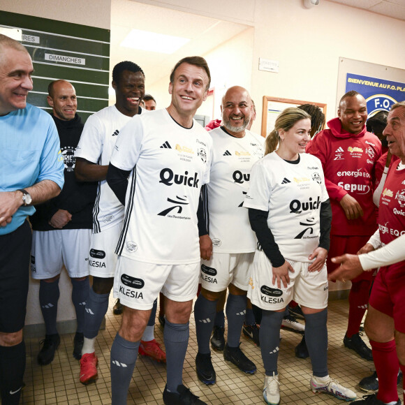 Exclusif - Emmanuel Macron - Match de football caritatif du Variétés club de France au profit de l'opération Pièces jaunes au stade Bernard Giroux à Plaisir, France, le 24 avril 2024. Le match a permis de récolter 57.500€. © Pierre Perusseau/Bestimage