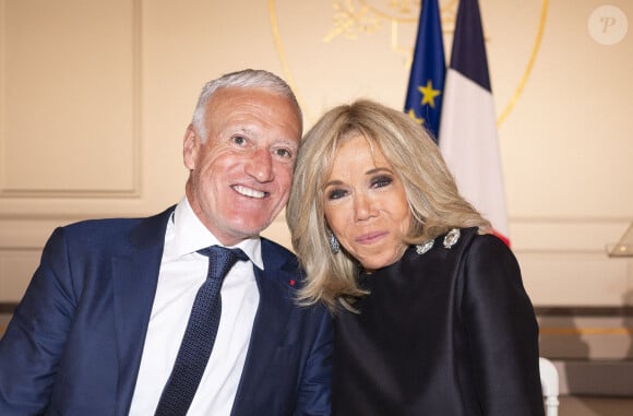 Exclusif - Brigitte Macron et Emmanuel Macron - Match de football caritatif du Variétés club de France au profit de l'opération Pièces jaunes au stade Bernard Giroux à Plaisir, France, le 24 avril 2024. Le match a permis de récolter 57.500€. © Pierre Perusseau/Bestimage