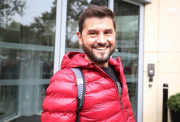 Christophe Beaugrand à la sortie des studios de RTL à Paris, France, le 26 octobre 2023. © Jonathan Rebboah/Panoramic/bestimage