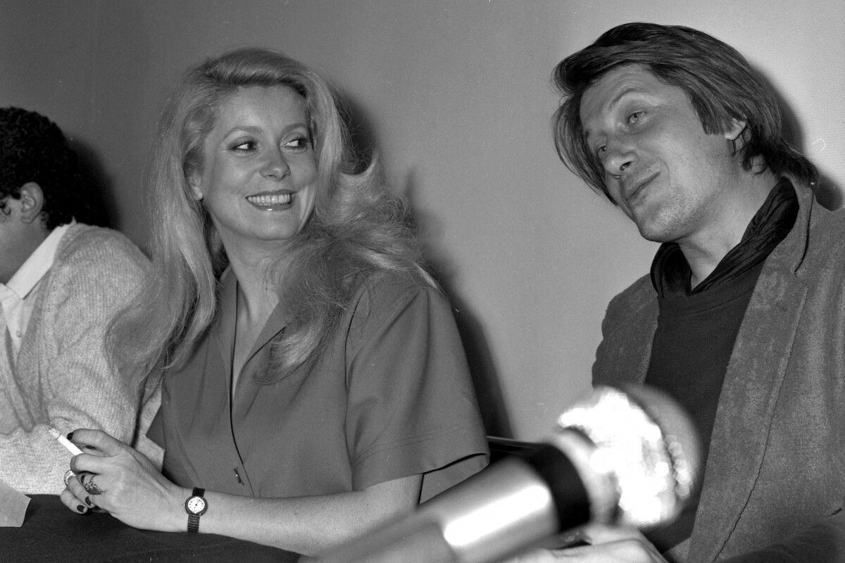 Photo : Les acteurs Catherine Deneuve et Jacques Dutronc présentent le ...