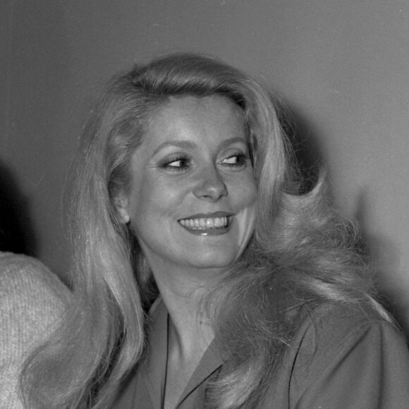 Les acteurs Catherine Deneuve et Jacques Dutronc présentent le film A nous deux en clôture du 32e Festival de Cannes le 24 mai 1979 à Cannes, France. Photo par APS-Medias/ABACAPRESS.COM