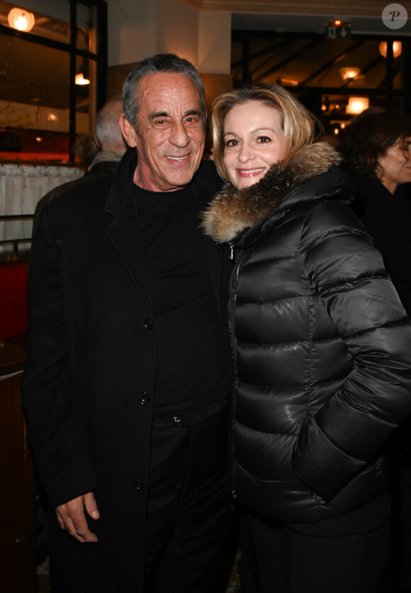 Thierry Ardisson et sa femme Audrey Crespo-Mara - Lancement du numéro 75 de la revue littéraire "La règle du jeu", avec pour thème "Comment lisez-vous ?", au Café de Flore à Paris. Le 16 février 2022 © Coadic Guirec / Bestimage